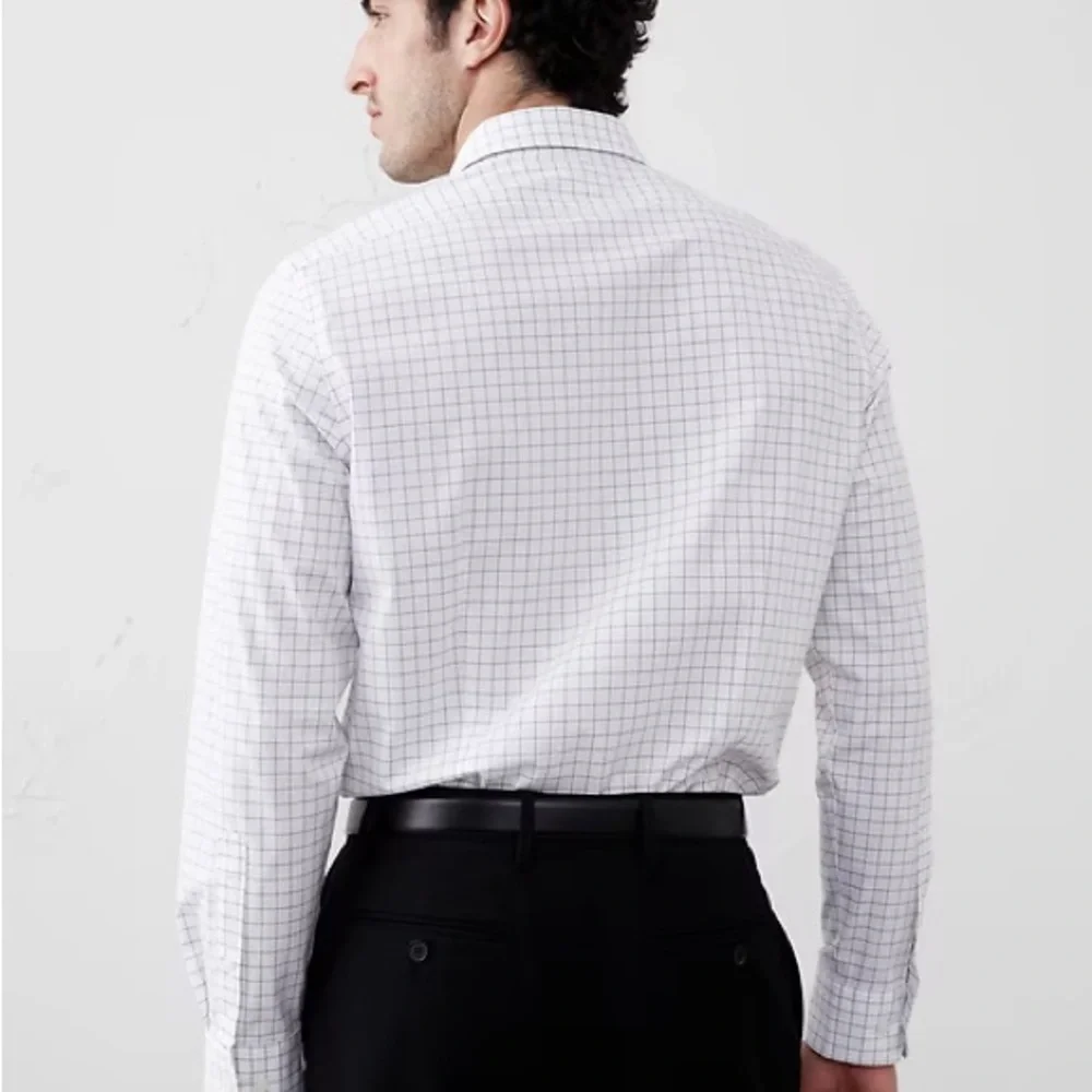 Banana Republic wrinkle resistant